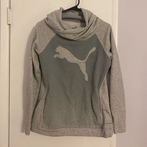 Puma Womens Gray
High Neck Hoodie Size M